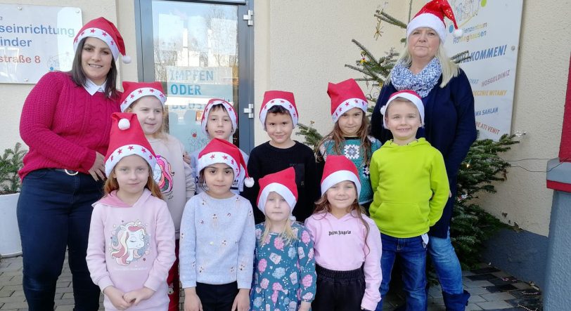 Die Kita-Kinder der Plutostraße machen Senioren eine Freude.