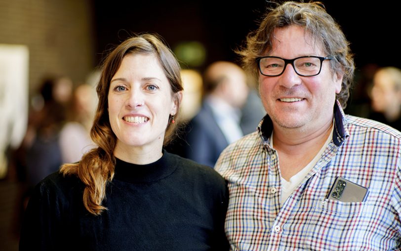 Am Freitag, 21. November 2025, hat in der VHS am Grünen Ring der Fachtag „LRS im Unterricht - Früherkennung und Förderung“ stattgefunden. Im Bild (v.li.) Workshopleiterin Mona Merten und Professor Dr. Andreas Mayer.