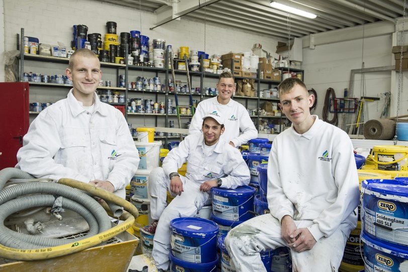 v.l. Azubis: Fabian Hüppe (20), Denis Giugno (25), Tobias Heupel (20) und Max Lang (17).