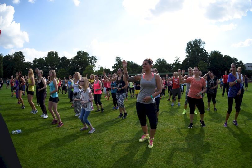 Die 1. Zumba Open Air Party fand am Samstag (27.6.2015) in der Mondpalast-Arena statt.