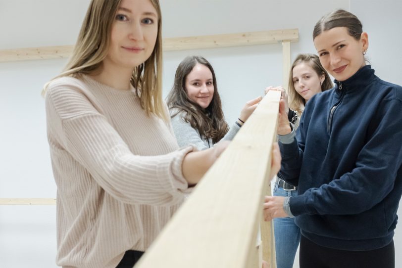 Die Studentinnen Anna-Lena Koll, Isabelle Knieling, Mirjam Sophie Mauel und Hannah Homberg haben sich für die Austellung mit Wanne-Eickel beschäftigt.