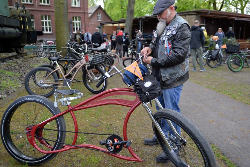 Christian Joswig hatte auch in diesem Jahr wieder eine Cruiser-Gruppe für das Hospiz-Radeln zusammengetrommelt. 30 Cruisern aus dem gesamten Ruhrgebiet traten gemütlich in die Pedalen. Start war am 30.4.2022 das Gleiskaffee Fritzchen.