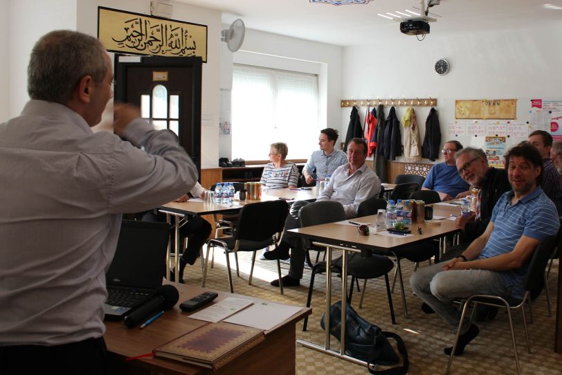 Besuch der Grünen in der islamischen Gemeinde.