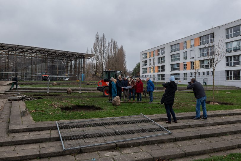 20 Zierkirschen wurden vor der Akademie Mont-Cenis gepflanzt.
