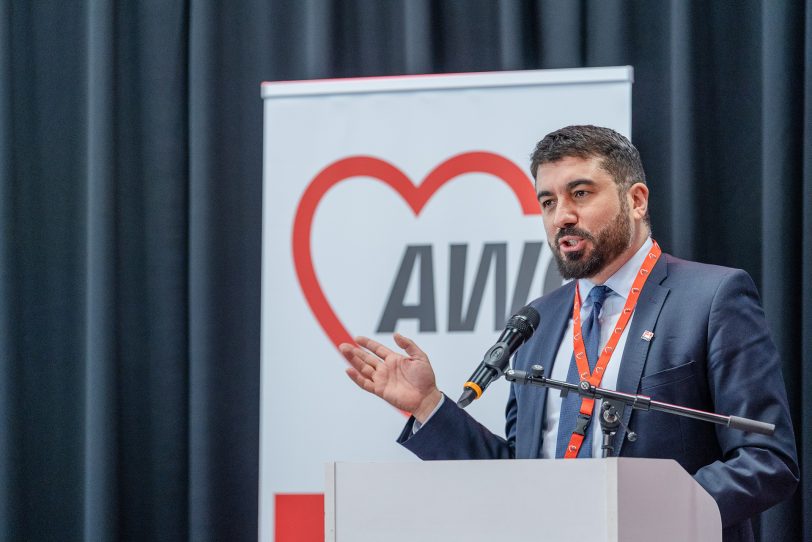 Serdar Yüksel bei der Delegiertenkonferenz im Februar 2024.