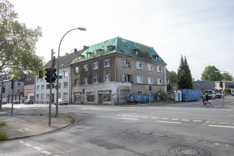 Ein jahrelanges Ärgernis in Börnig: die Schrottimmobilie an der Castroper Straße. Sie wird bald verschwunden sein.