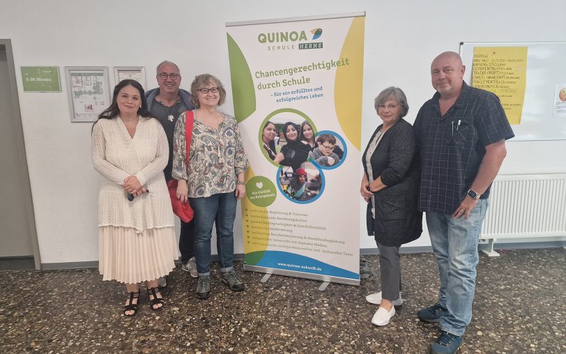 Die SPD-Bezirksfraktion Wanne besuchte die Quinoa-Schule.