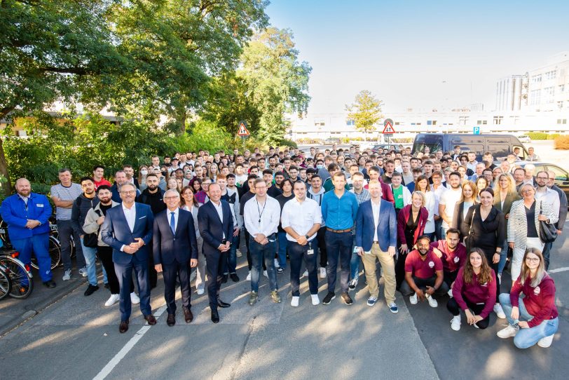212 junge Menschen starteten am 1. September ihre Ausbildung im Chemiepark Marl und an den Evonik-Standorten Herne und Witten.
