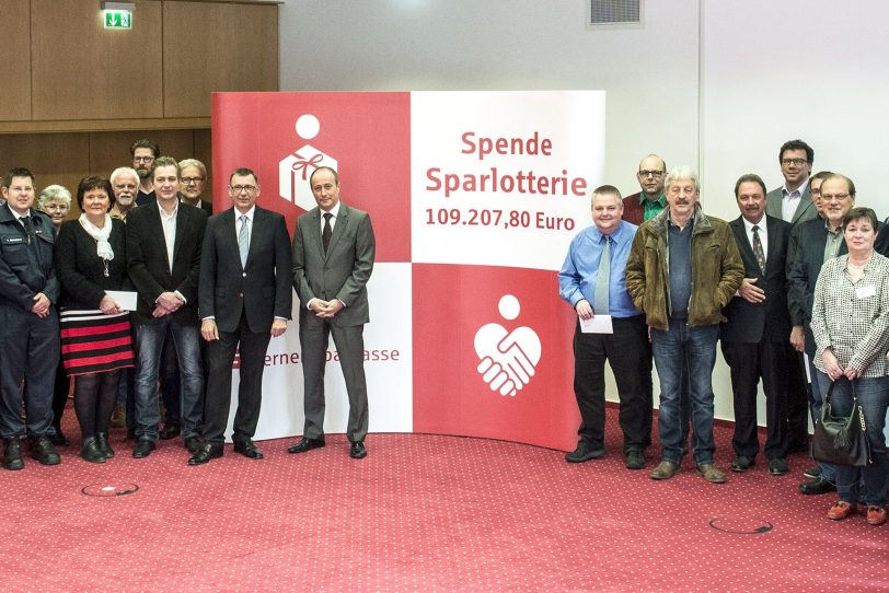 Bei der Feierstunde in der Herner Sparkasse.