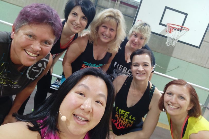 Sieben Trainerinnen sorgen beim Fitness Special 2020 für Power.