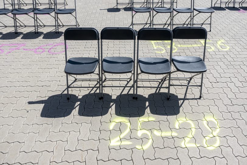Beförderungen und Ehrungen der Freiwilligen Feuerwehr in Herne (NW), am Samstag (19.06.2021). Aufgrund der Corona-Pandemie fanden diese nicht im Rahmen der jährlichen Hauptversammlung der Feuerwehr Herne statt, sondern in einer Open Air-Veranstaltung am Feuerwehrhaus-Mitte in der Koniner Straße in Holsterhausen statt.