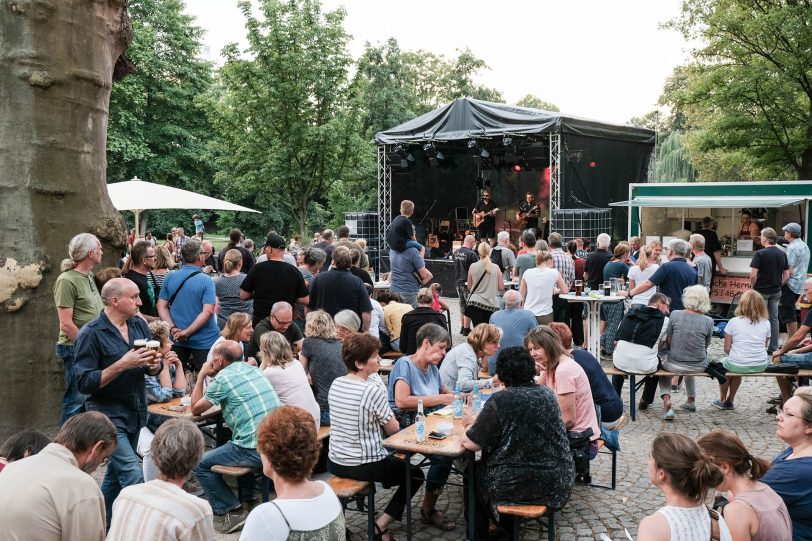 Folk und Rock im Schloss Strünkede.