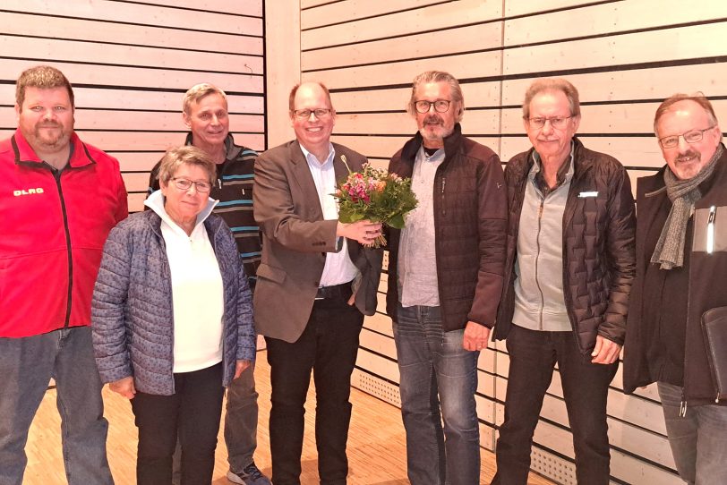 Bei der Verabschiedung: (v.li.) Marcel Altmeyer, Marlis Paluch, Wolfgang Siebert, Dezernent Johannes Chudziak, Hans Peter Karpinski (Vorsitzender SSB Herne), Reinhold Spohn und Walter Rutenberg.