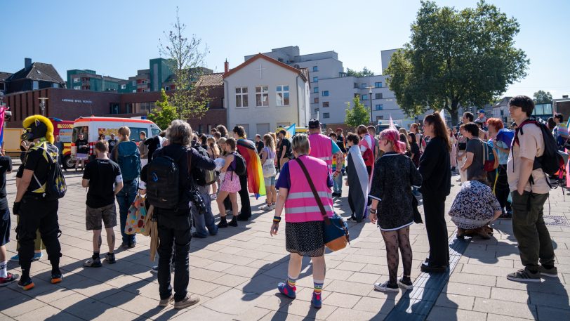 Der Christopher Street Day (CSD) am Samstag (21.9.2024) begann auf dem Europaplatz und zog anschließend durch die Stadt.