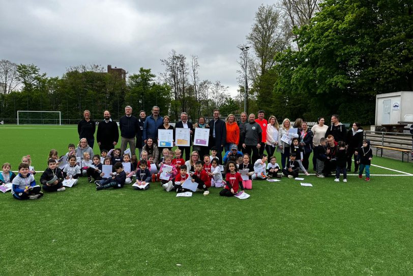 Die Kita Scharpwinkelring wurde vom Landessportbund als Bewegungskindergarten und der Baukauer TC als kinderfreundlicher Verein ausgezeichnet.