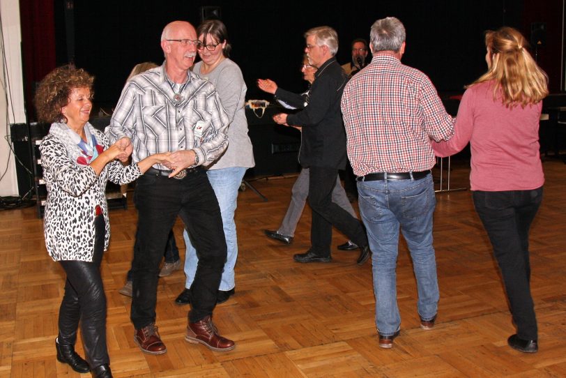 Square Dance - Open House - im Volkshaus.