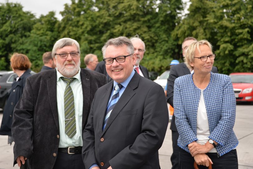 Bürgermeister Erich Leichner, Lothar Przybyl, Gudrun Thierhoff.