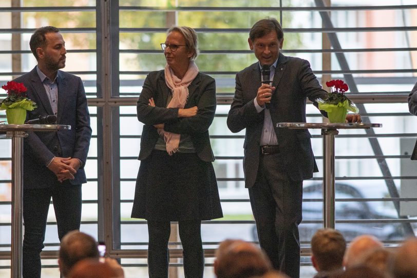 Podiumsdiskussion bei der Bildungskonferenz.