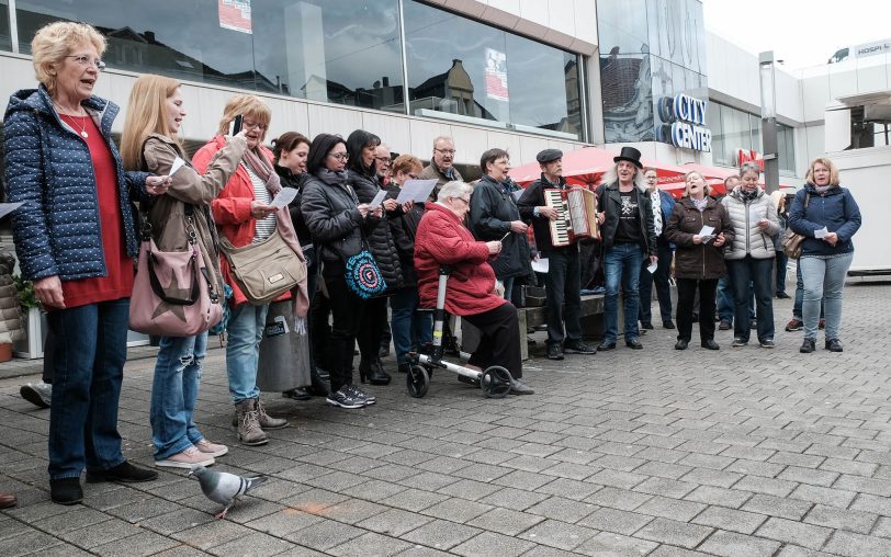 Der Flashmob sang das Steigerlied.