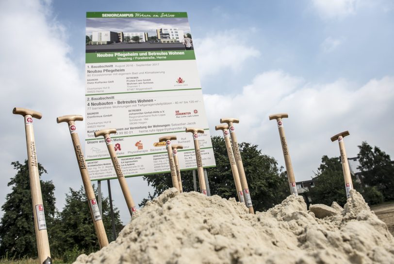 Juli: Spatenstich für den Senioren-Campus in Baukau