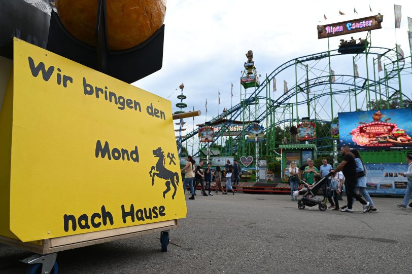Wir bringen den Mond nach Hause