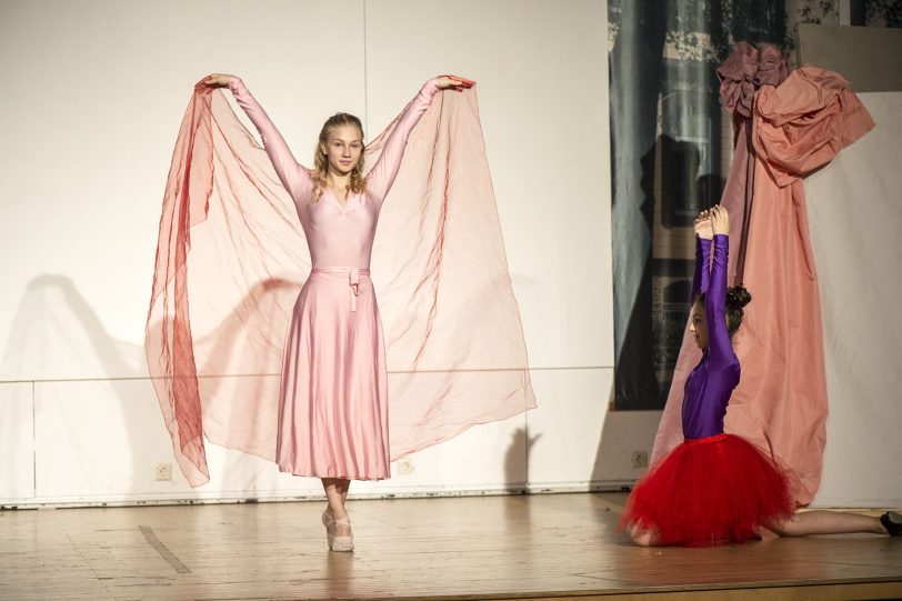 Schüler als Ballerinas.