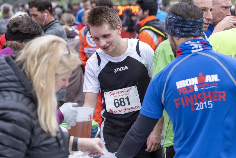 Der 42. Herner Silvesterlauf im Revierpark Gysenberg in Herne (NW), am Dienstag (31.12.2019).