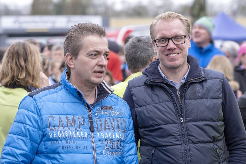 Der 41. Herner Silvesterlauf im Gysenberg in Herne (v-l): Sportausschussvorsitzender Kai Gera und Hendrik Bollmann.
