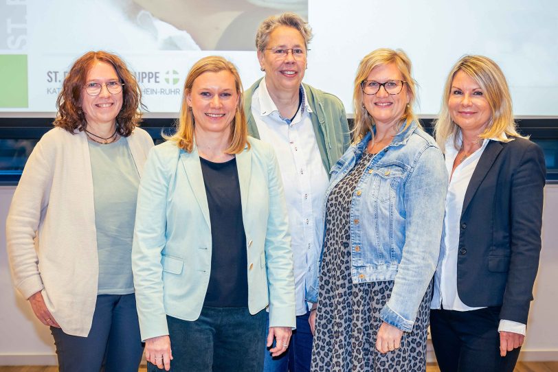 Die Experten der Hebammenschule der St. Elisabeth Gruppe informierten Hebammen zur Notfallversorgung in der Geburtshilfe.