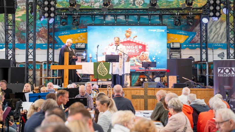 Der traditionelle Gottesdienst der evangelischen Kirchengemeinde Wanne-Eickel in der Bayern-Festhalle auf der Cranger Kirmes am Sonntag (3.8.2025).