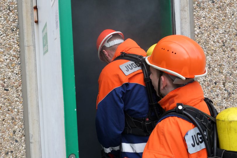 Circa 60 Jugendliche der Jugendfeuerwehr probten den Ernstfall.