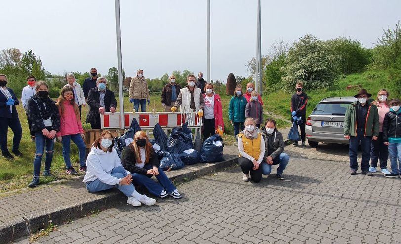 Die 'Südlichter' haben Müll im Flottmannpark gesammelt.