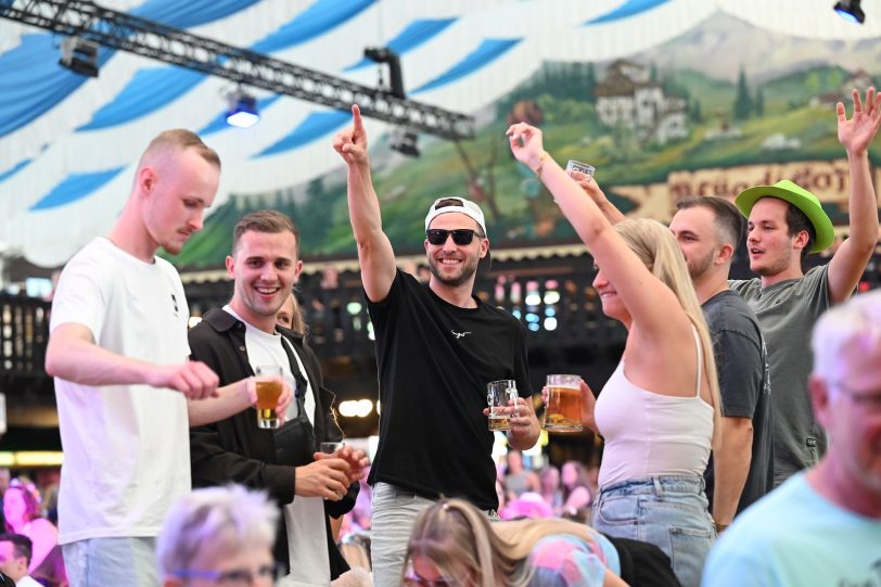 Richtig Stimmung herrschte in der Cranger Festhalle.