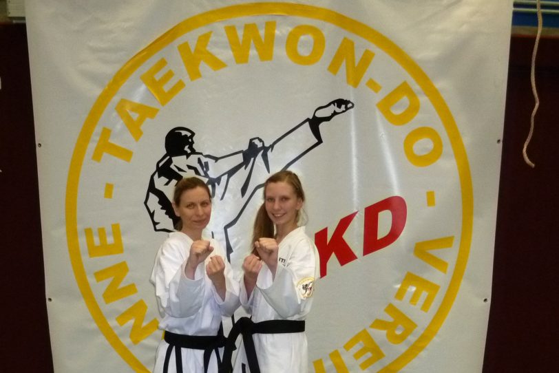 v.l. Jessica Ziemski und Simone Diederich-Jensen vom Taekwon-Do-Verein-Wanne.(Archiv)