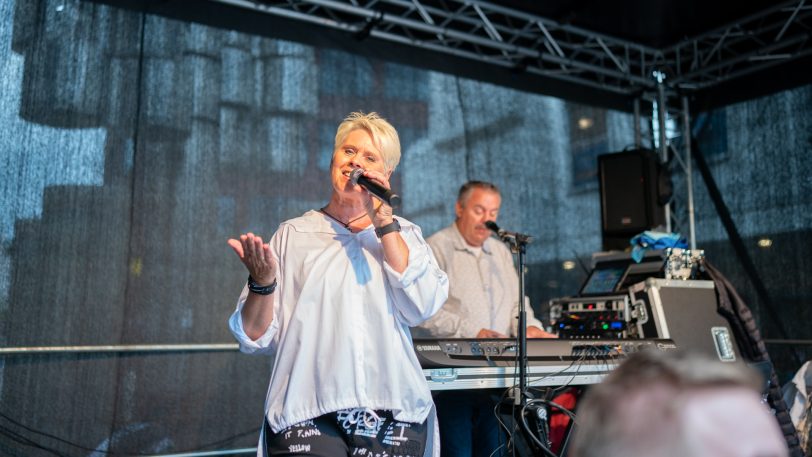 Ute und Olli sorgen mit Livemusik für Atmosphäre.
