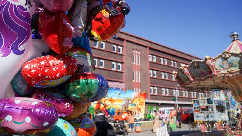 Die Frühlingskirmes in Wanne lädt rund um den Buschmannshof und die Hauptstraße zu einer kleinen, aber feinen Familienkirmes.