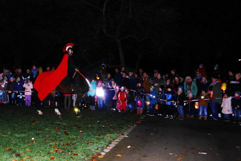 Martinszug des Förderturms im Schlosspark (10.11.2019).