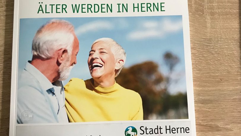 Älter werden in Herne: Der neue Seniorenratgeber.