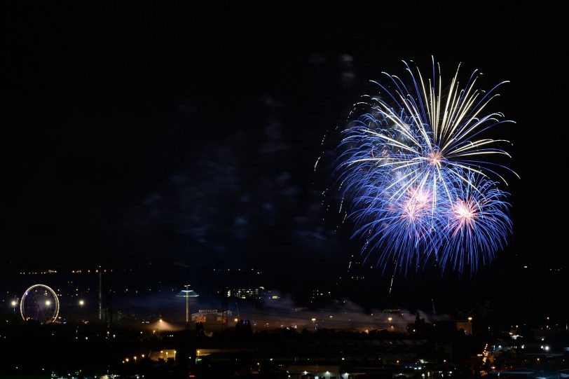 Das Eröffnungsfeuerwerk zur Cranger Kirmes 2016.