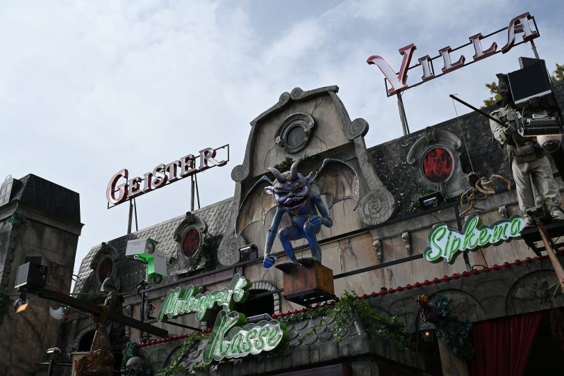 Die Cranger Kirmes beginnt regnerisch.