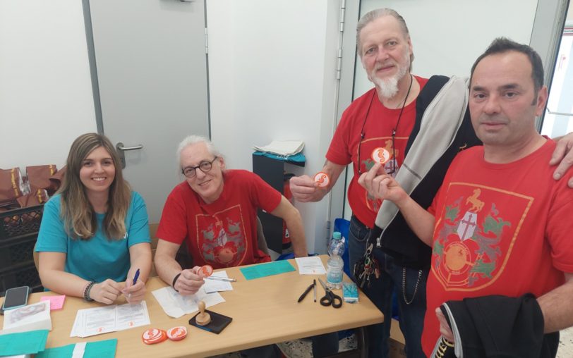 Bei der Abnahme halfen (v.li.) Vivian Litsch (Orgateam und Städtischer Ausschuss für den Schulsport) sowie die drei Mondritter Horst Schröder, Gerd Herzog und Mustafa Kandil.