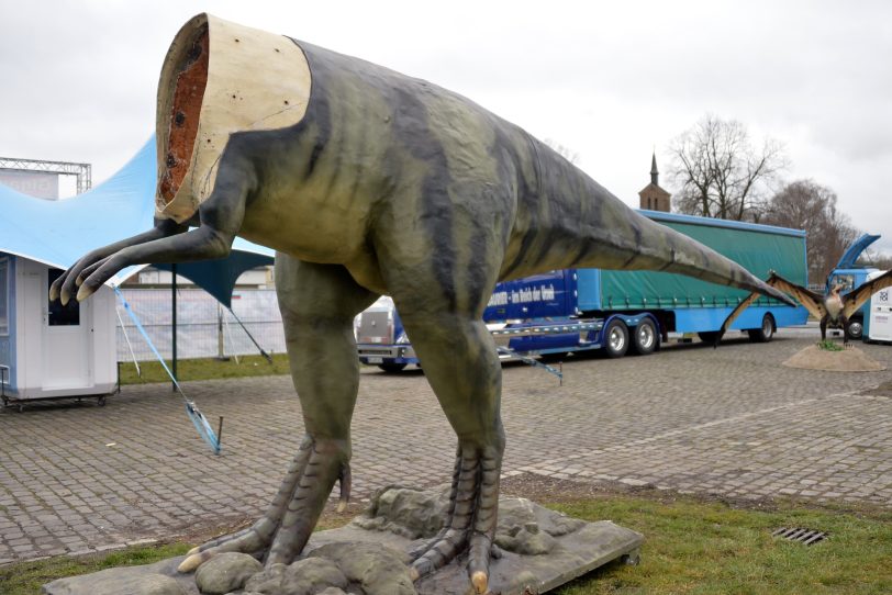 Dinosaurier auf dem Cranger Kirmes Platz 2016.