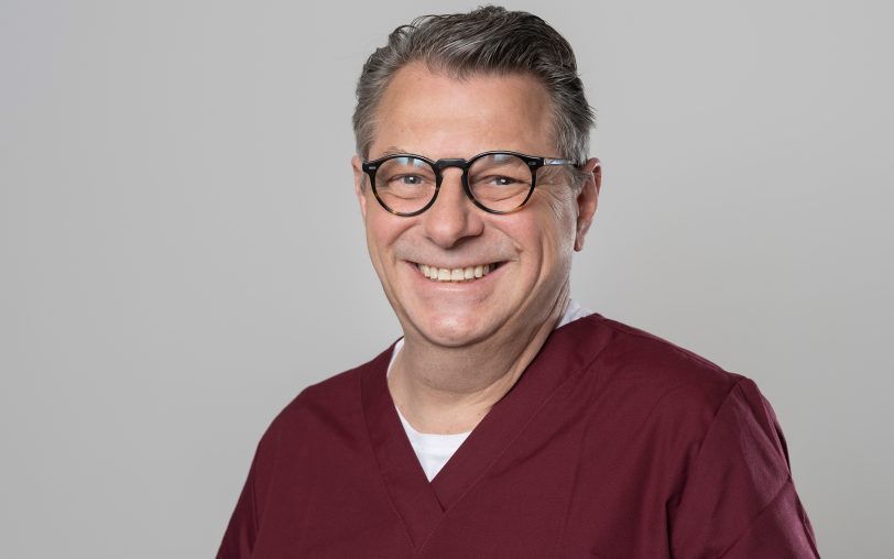 Klärt beim ID55-Mittwochstreff über Schnarchen und Schlafapnoe auf: der Herner Zahnmediziner Dr. Ingo W. Paeske.