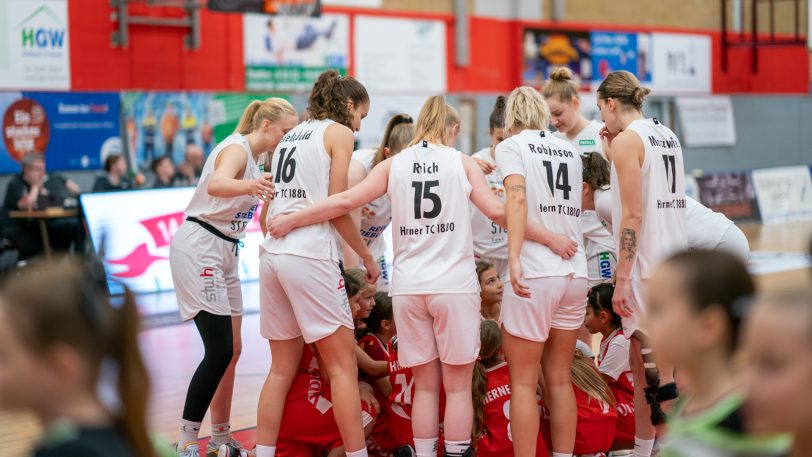 Die HTC Basketballerinnen wollen im Auswärtsspiel bei den Eisvögeln Freiburg den nächsten Sieg einfahren.