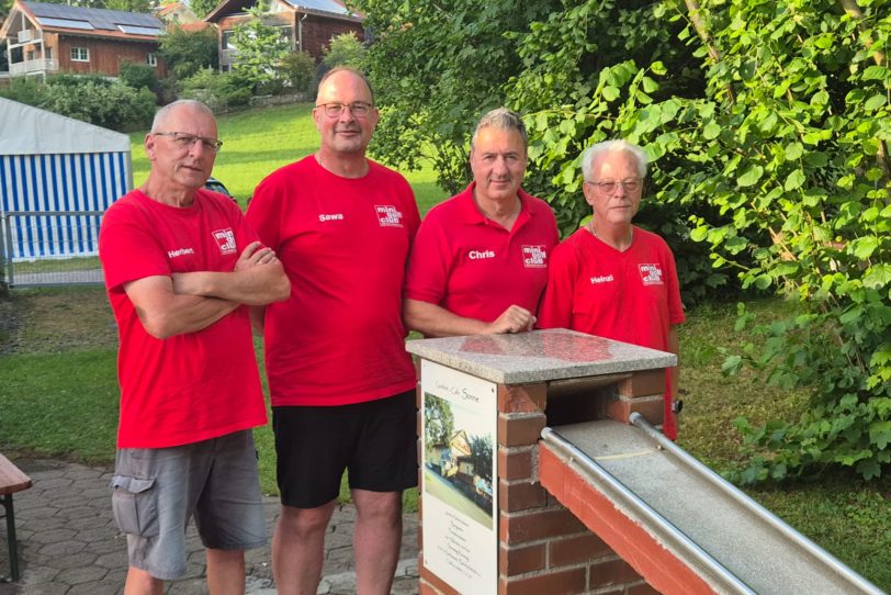 Seniorenteam aus Wanne-Eickel bereitet sich auf die Deutsche Minigolf Seniorenmeisterschaft 2025 in Murnau vor. v.l. Herbert Otto, Ralf Sawartowski, Chris Kougioumtzidis, Heinz Pribyl.