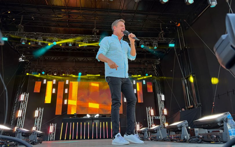 Fotos vom Mallorca-Festival &amp;quot;Crange Total&amp;quot; auf dem Kirmesplatz am Samstag (10.5.2025). Im Bild Peter Wackel