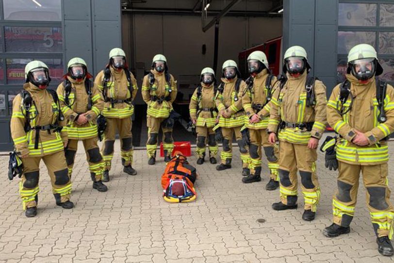Neun Mitglieder der Freiwilligen Feuerwehr durchlaufen im November 2024 den Lehrgang zum Atemschutzgeräteträger,