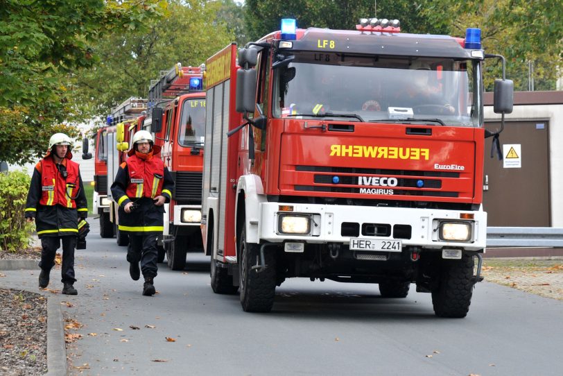 Circa 60 Jugendliche der Jugendfeuerwehr probten den Ernstfall.