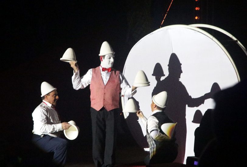 Der Circus Roncalli feierte mit seinem Programm Salto Vitale Premiere am Donnerstag (19.3.2015) auf dem Cranger Kirmesplatz.