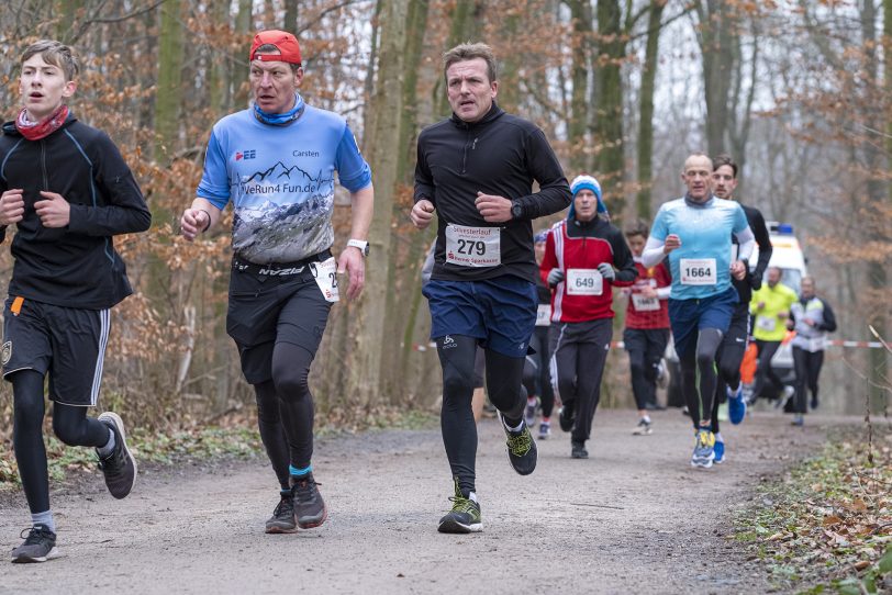 Der 42. Herner Silvesterlauf im Revierpark Gysenberg in Herne (NW), am Dienstag (31.12.2019).